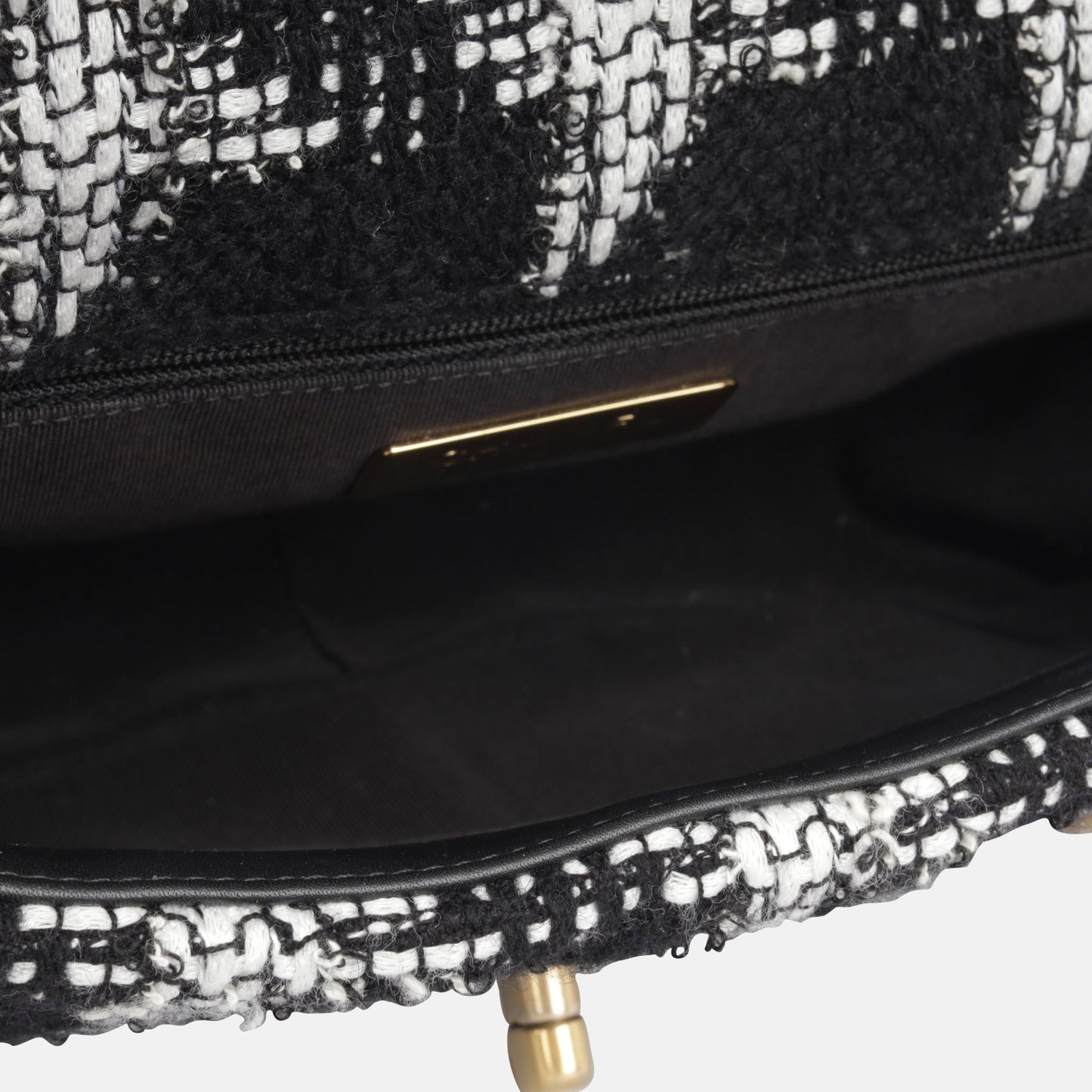 Chanel Chanel 19 Shoulder Bag - Rovelle Bags