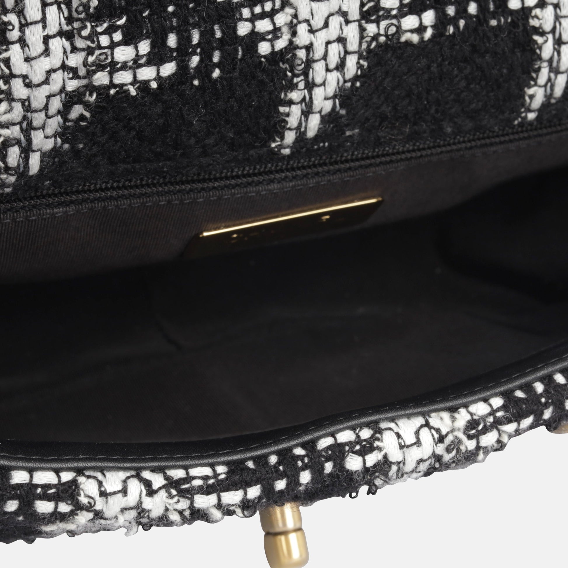Chanel Chanel 19 Shoulder Bag - Rovelle Bags
