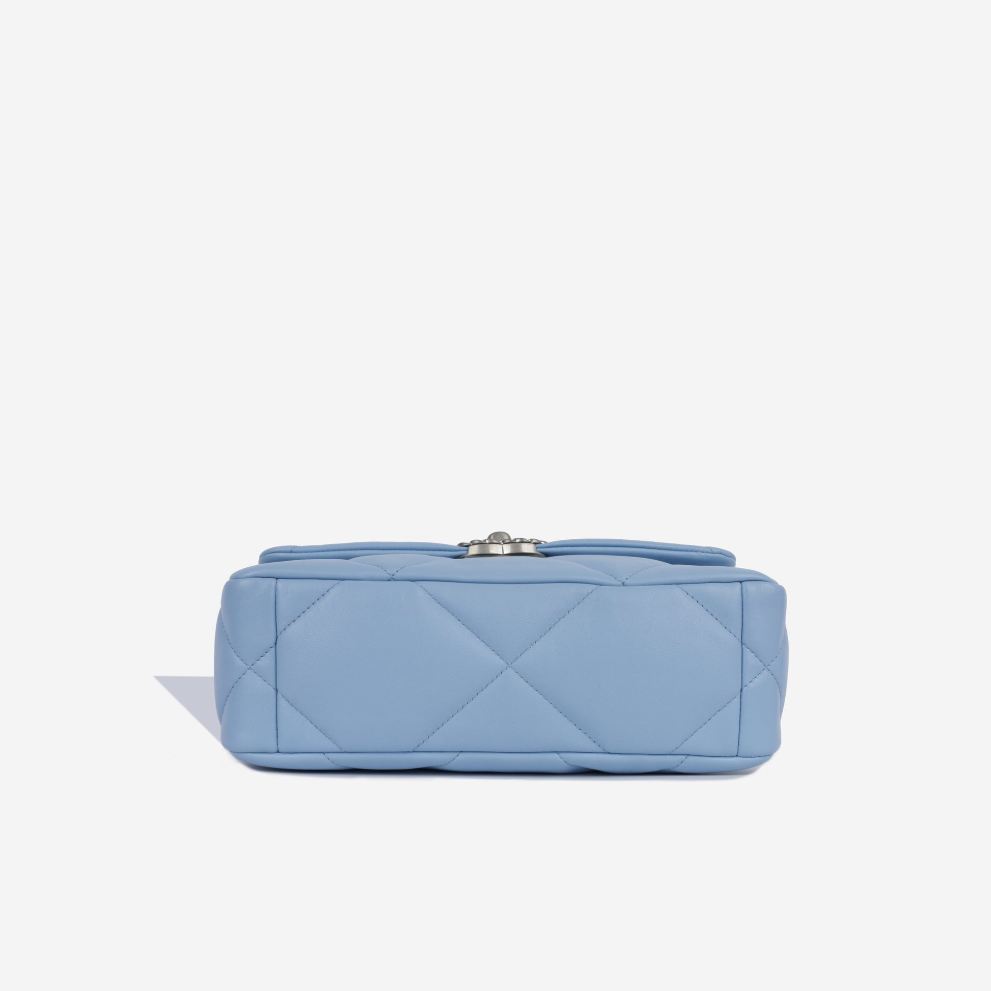 Chanel Chanel 19 Shoulder Bag - Rovelle Bags