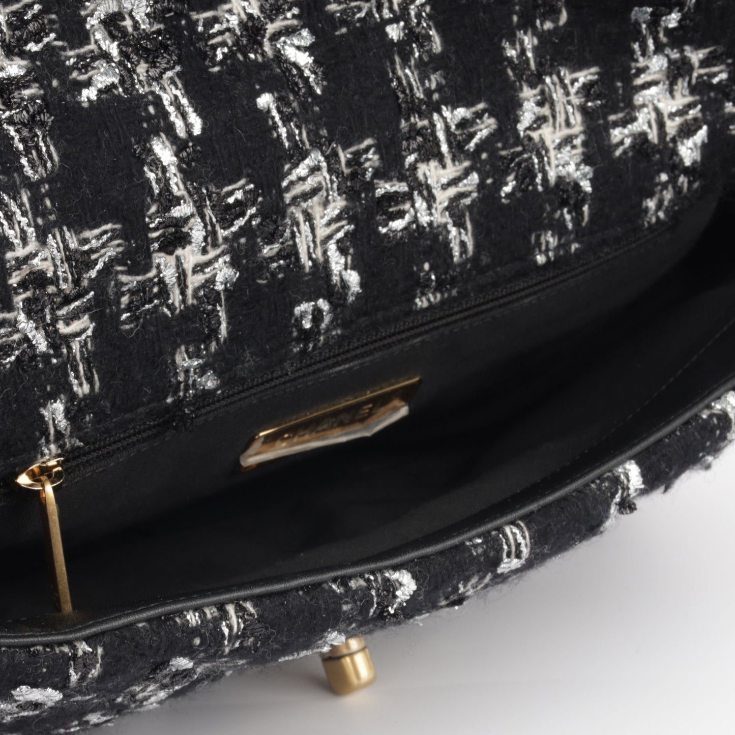Chanel Chanel 19 Shoulder Bag - Rovelle Bags