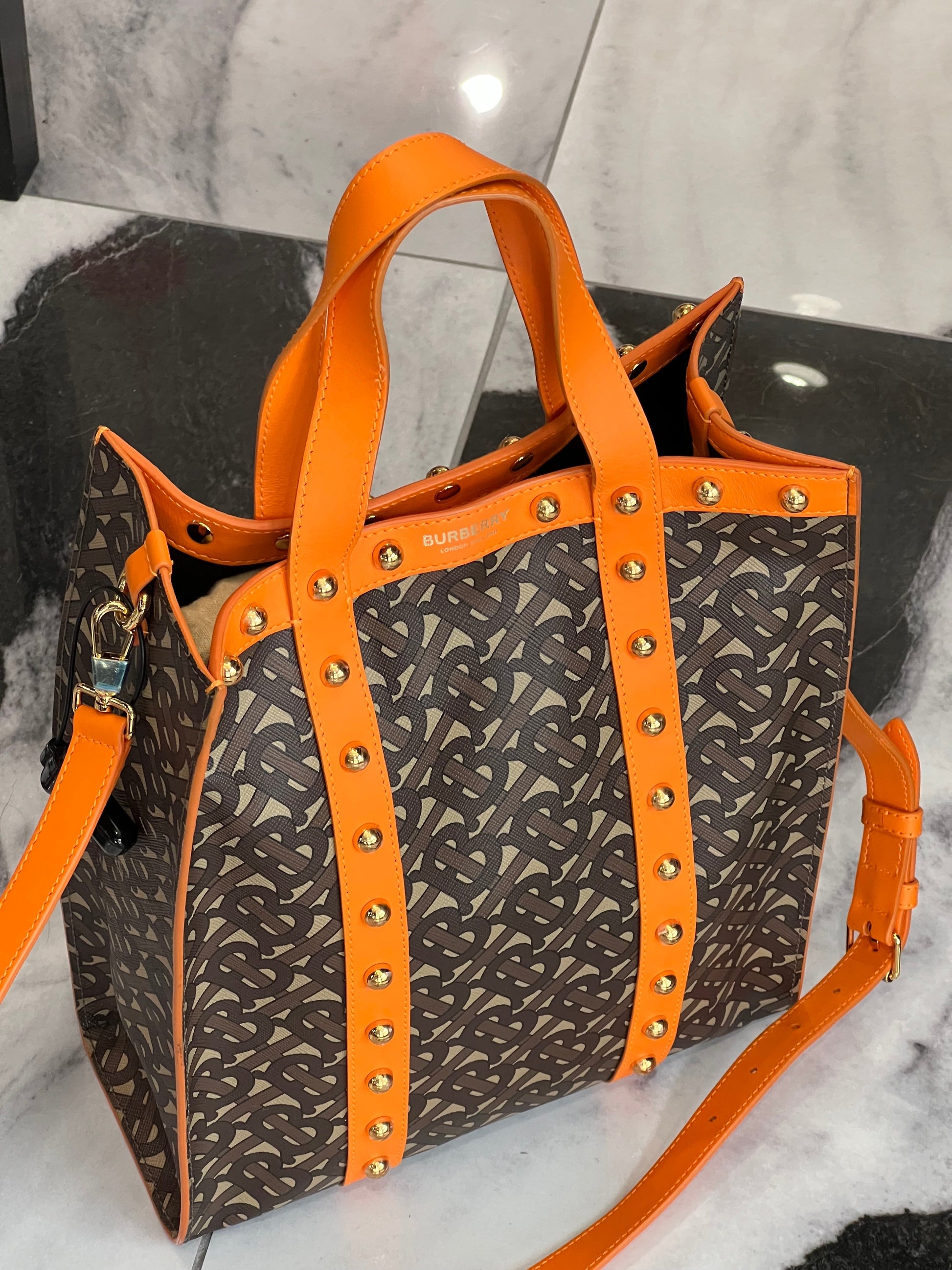 Burberry Pocket Tote - Rovelle Bags