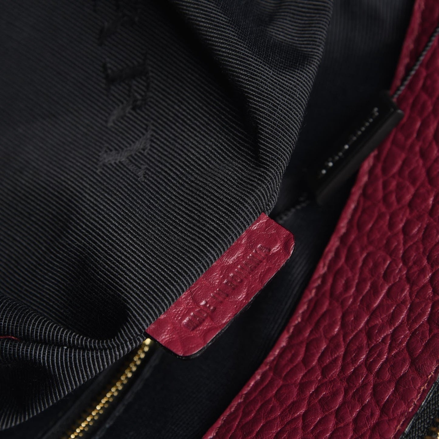 Burberry HERITAGE GRAIN Shoulder Bag - Rovelle Bags