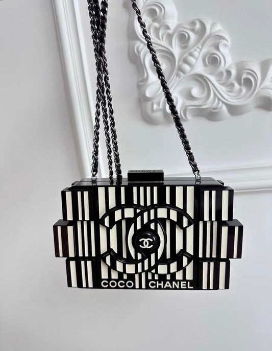 Chanel Boy Shoulder Bag - Rovelle Bags