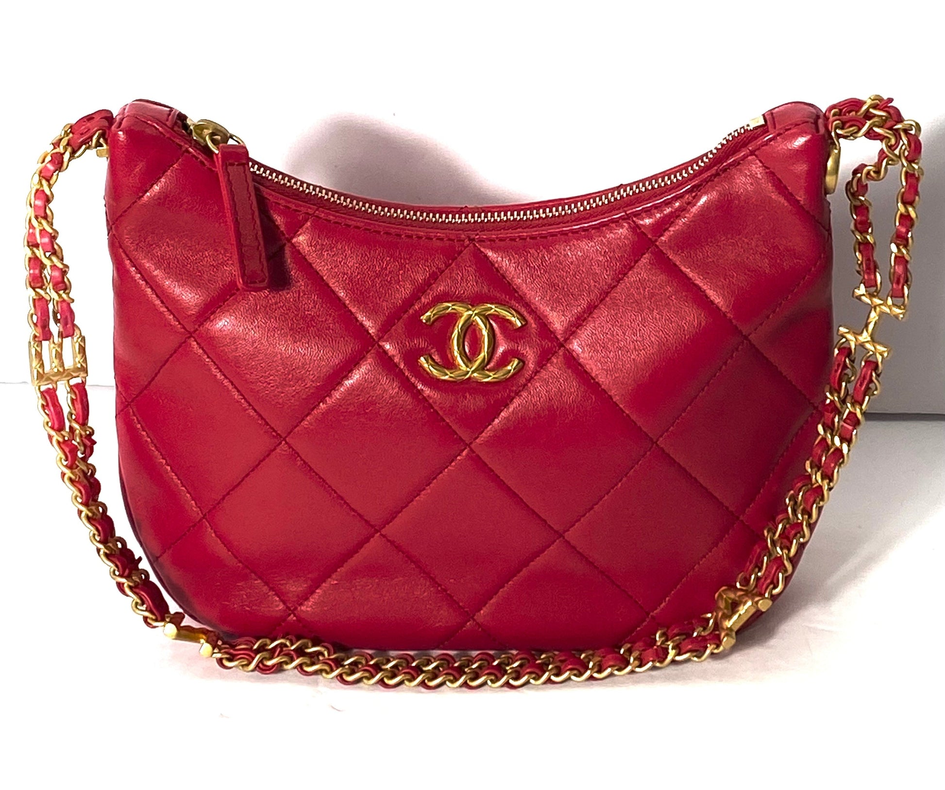 Chanel Chanel 19 Shoulder Bag - Rovelle Bags