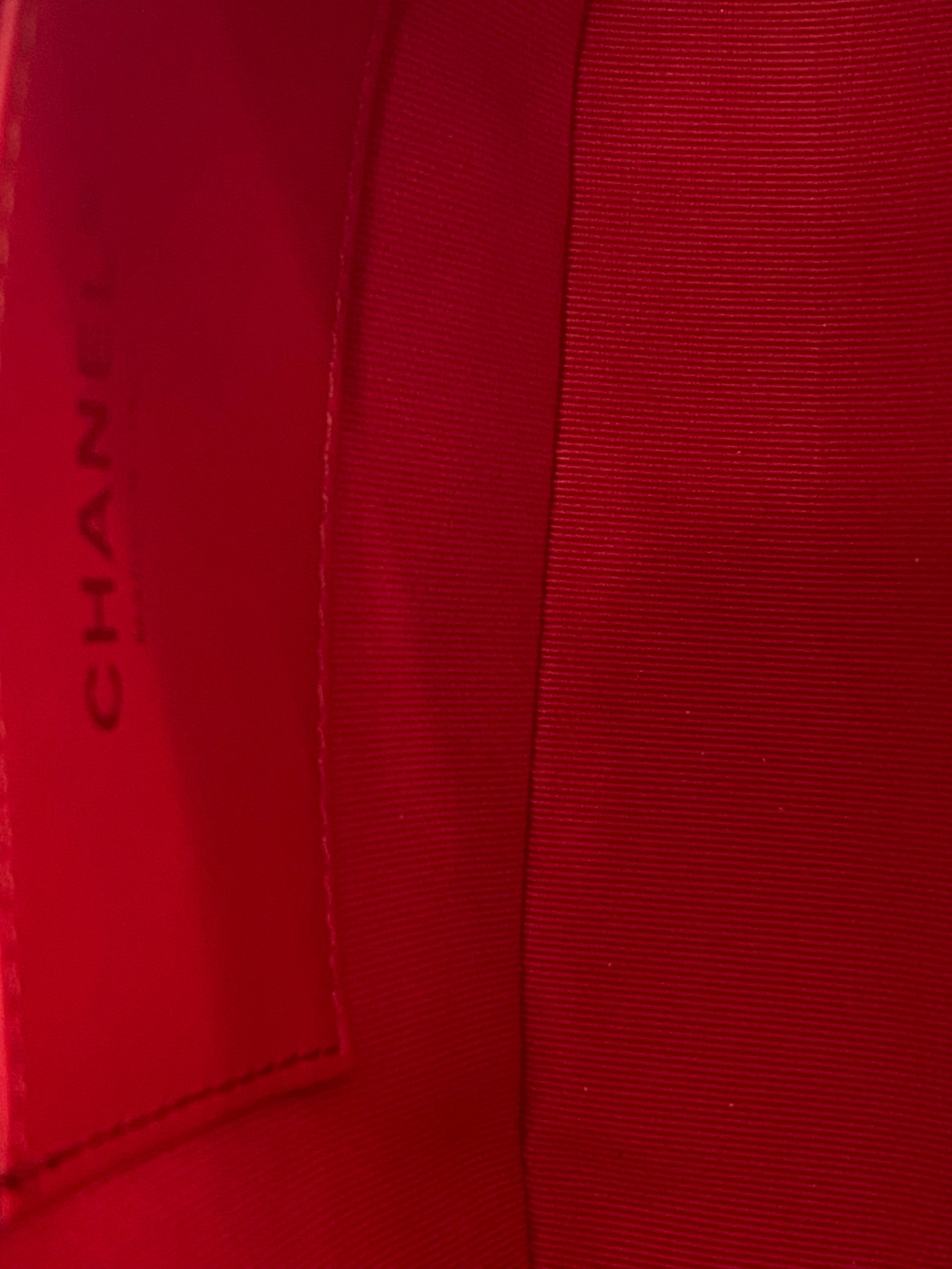 Chanel Chanel 19 Shoulder Bag - Rovelle Bags
