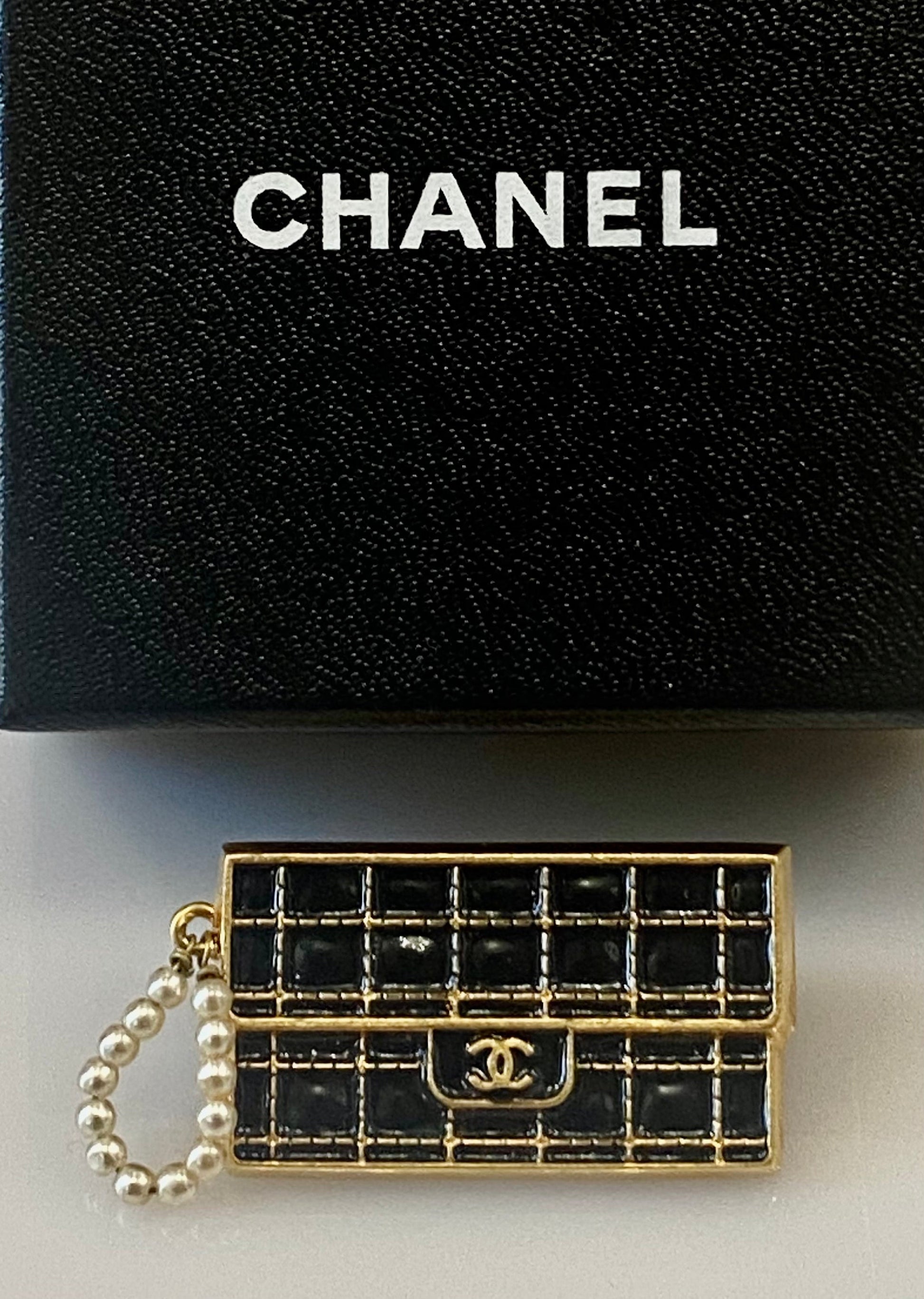 Chanel RUNWAY FAUX PEARL Handbag - Rovelle Bags
