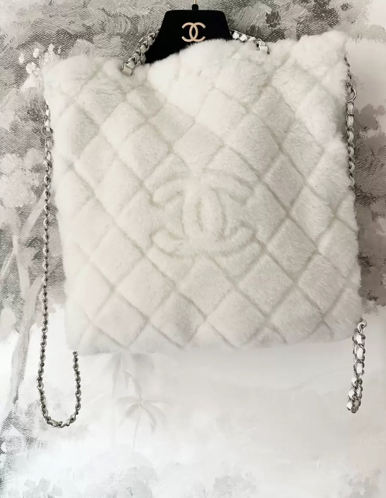 Chanel Chanel 22 Shoulder Bag - Rovelle Bags