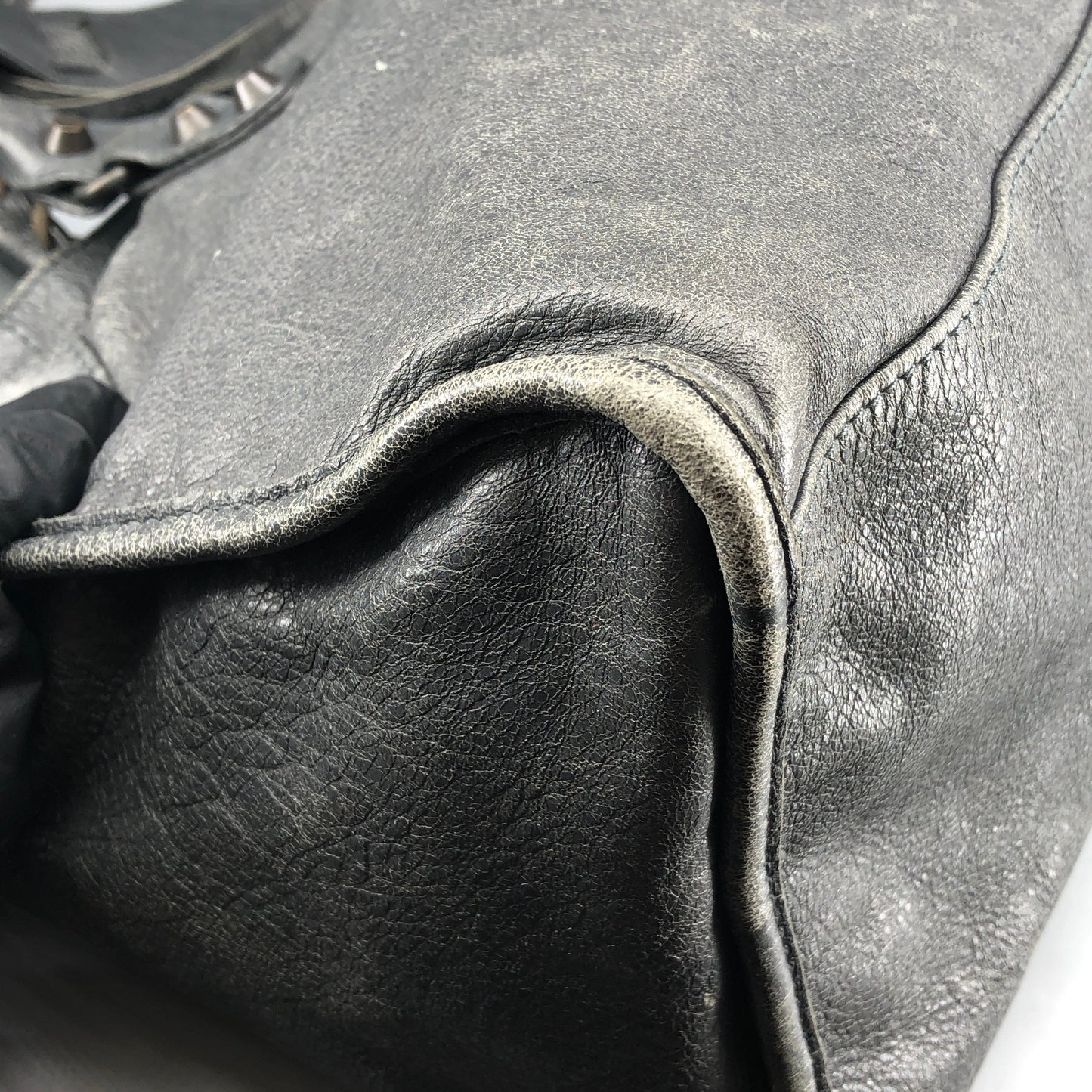 Balenciaga Classic City Distressed Leather Shoulder Handbag Grey