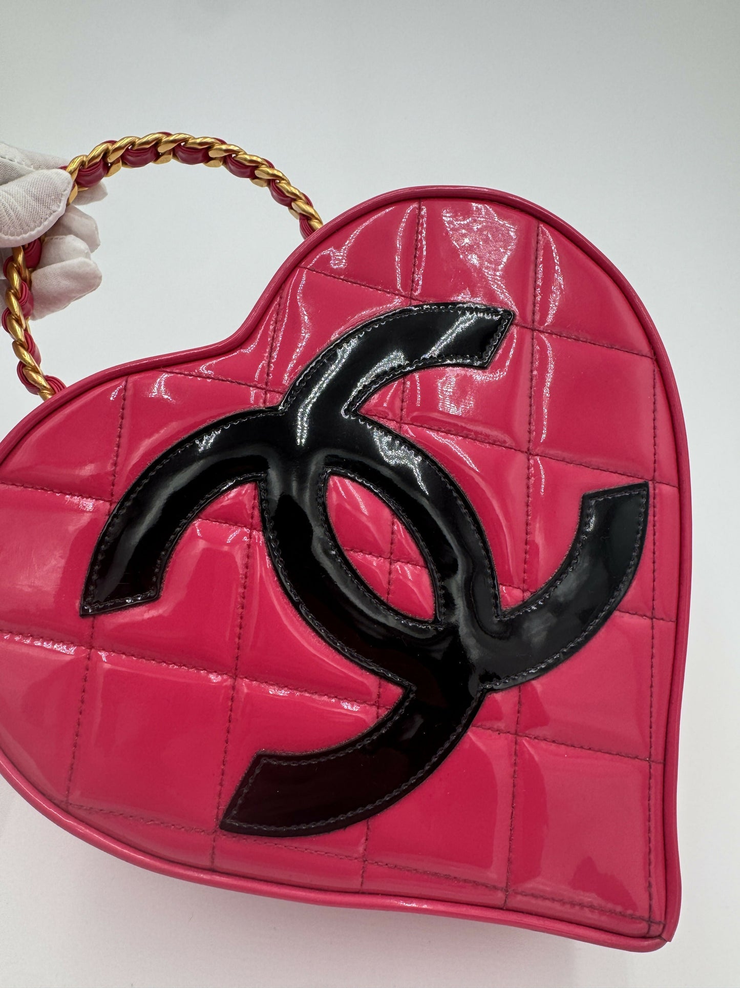 Chanel Chanel 19 Shoulder Bag - Rovelle Bags