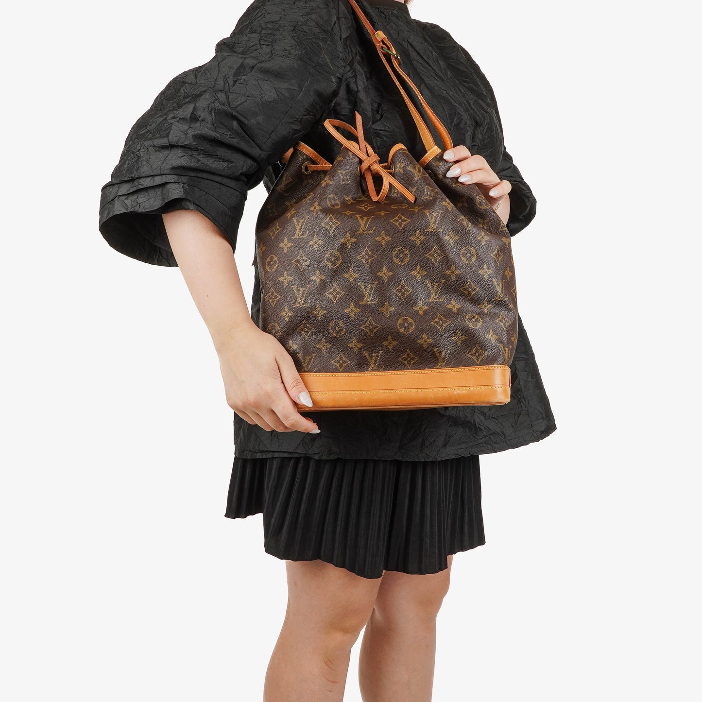 Louis Vuitton Noe Grande GM Monogram Canvas Shoulder Bag