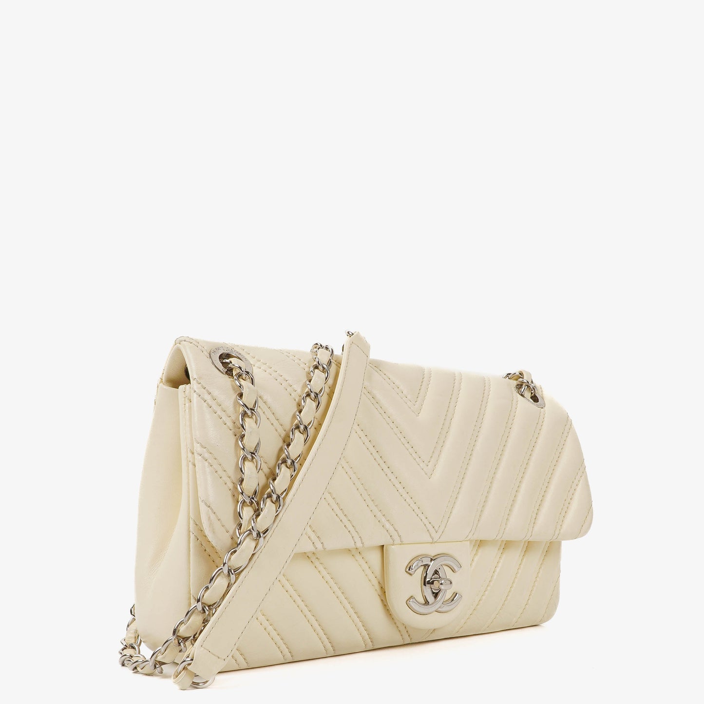 Chanel Chevron Quilted Leather Shoulder Bag With Silver-Tone Hardware