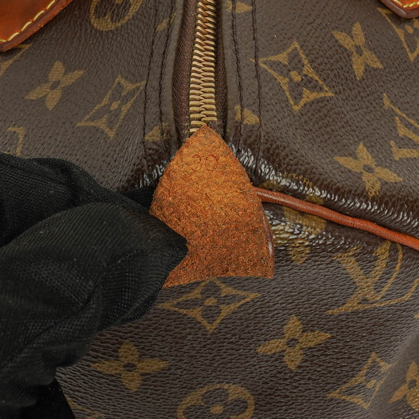Louis Vuitton  30 Monogram Canvas Handbag