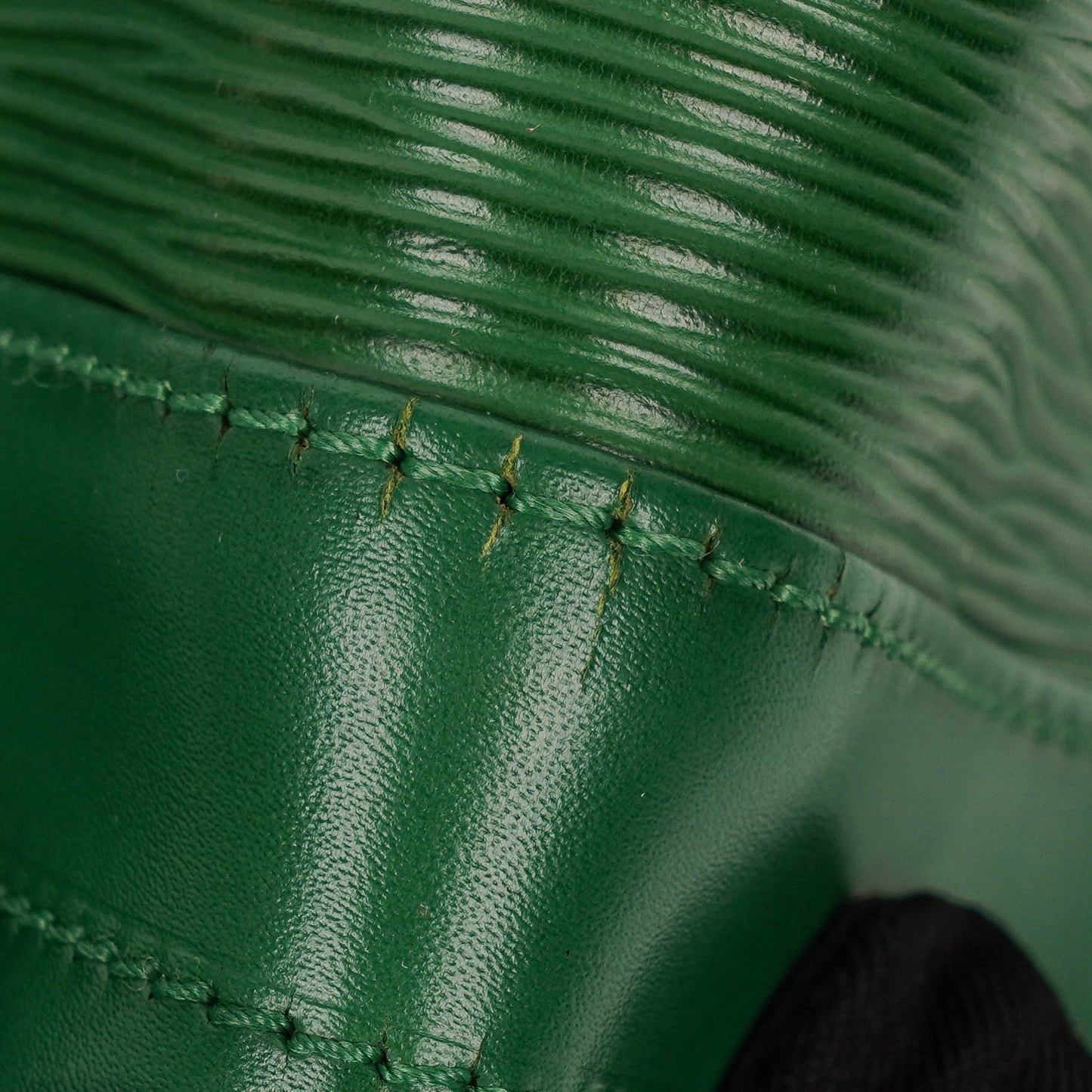 Louis Vuitton Noe Grande GM Green EPI Leather Shoulder Bag