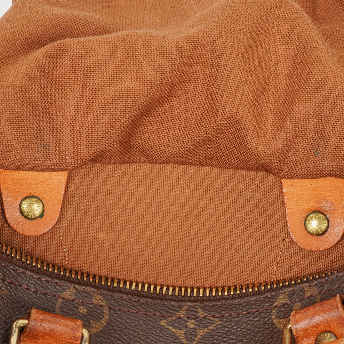 Louis Vuitton  25 Monogram Canvas Handbag