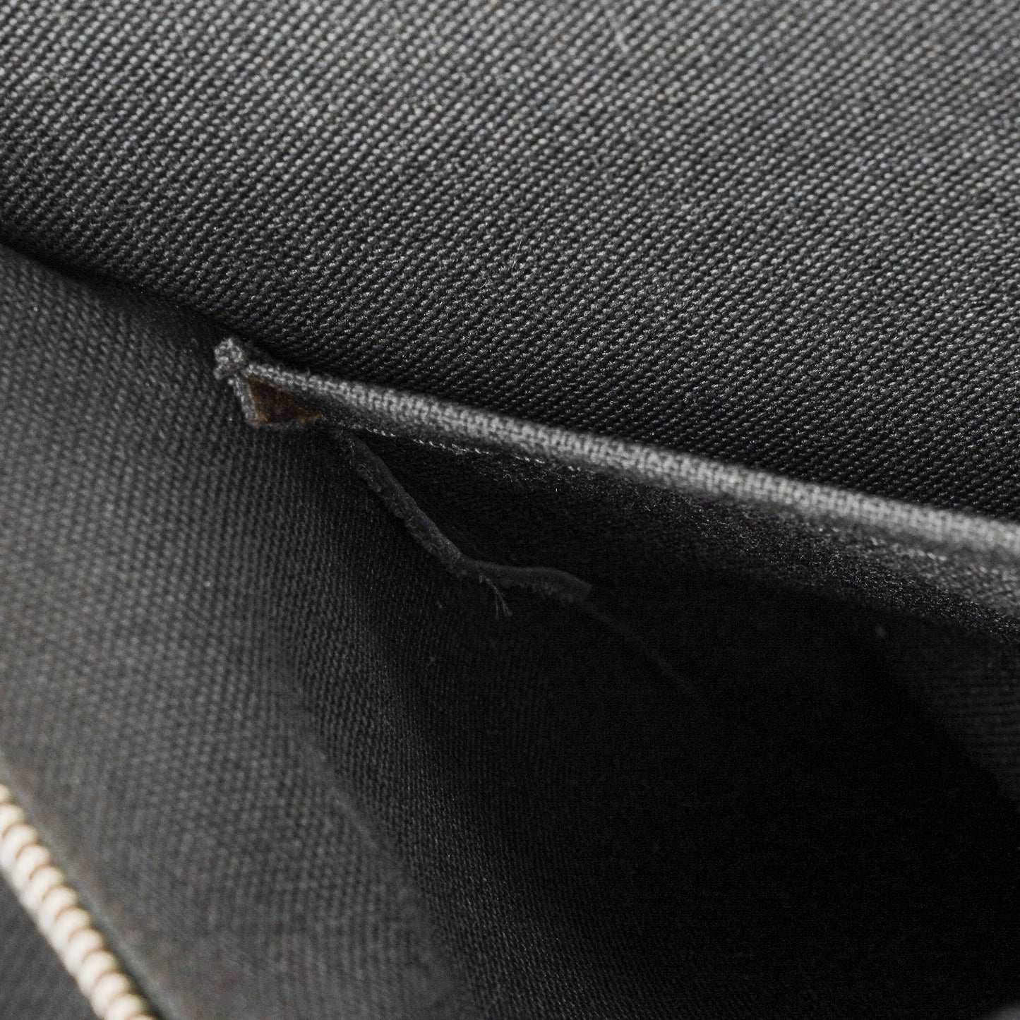 Louis Vuitton Anton Taiga Leather Briefcase Bag