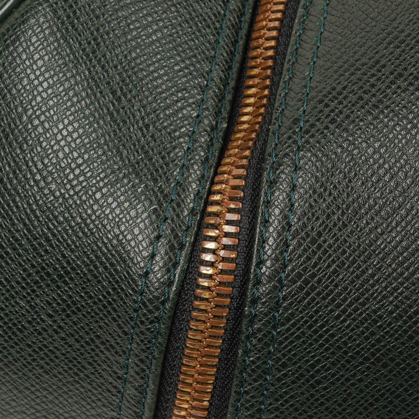 Louis Vuitton Kendall Epicea Green Taiga Leather Bag