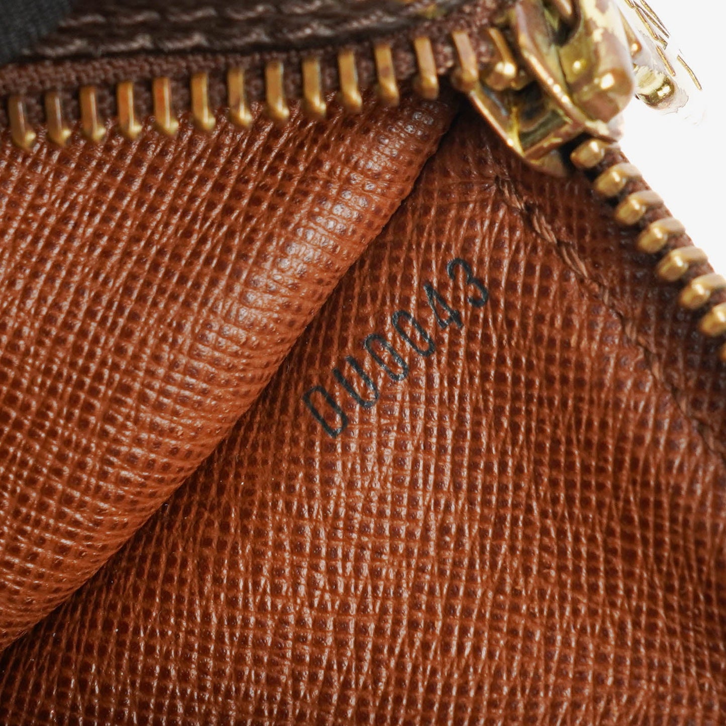 Louis Vuitton Papillon 25  Monogram Canvas Handbag