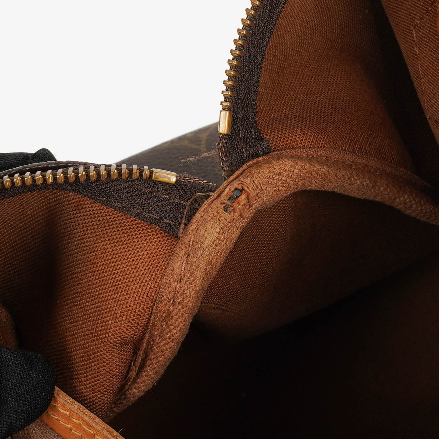 Louis Vuitton Malletier  30 Monogram Canvas Handbag