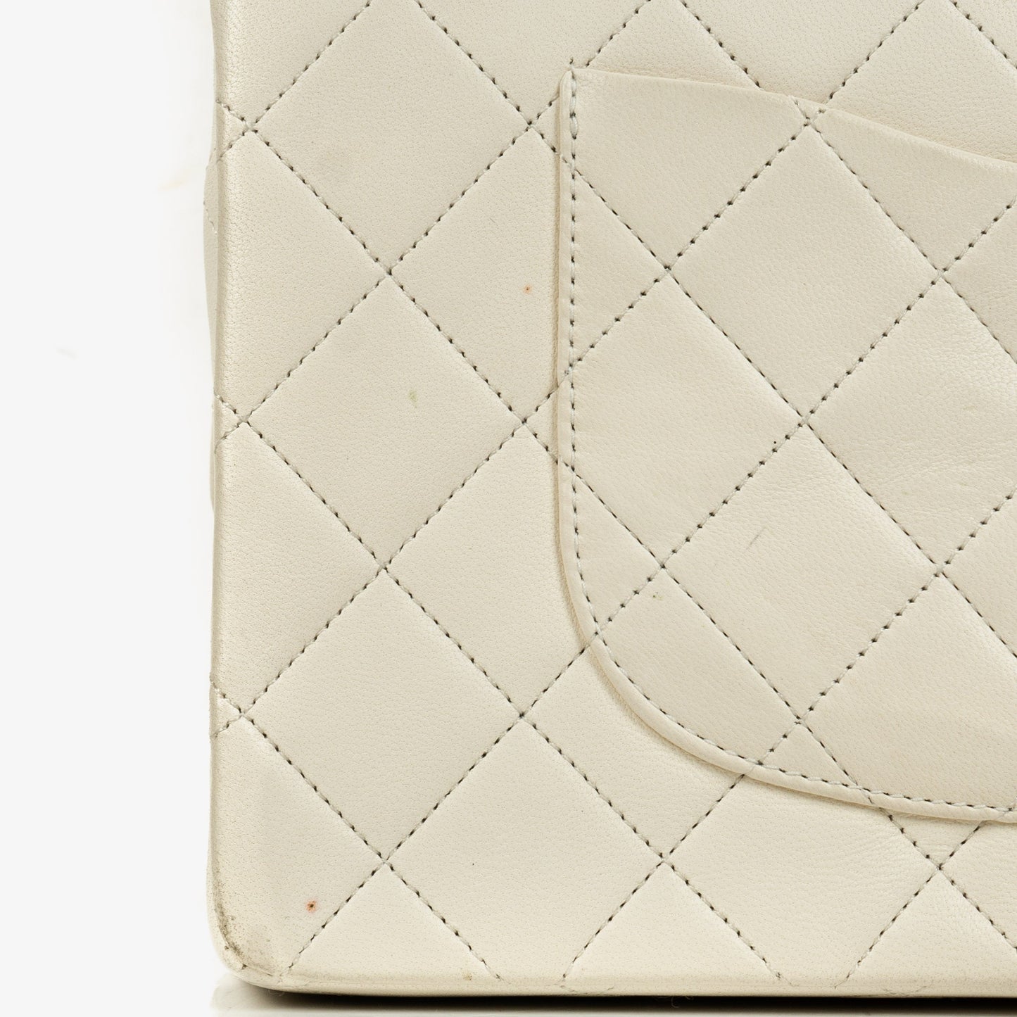 Chanel Medium Classic  Double Flap Bag In White Quilted Lambskin And 24K Gold-Plated Hardware