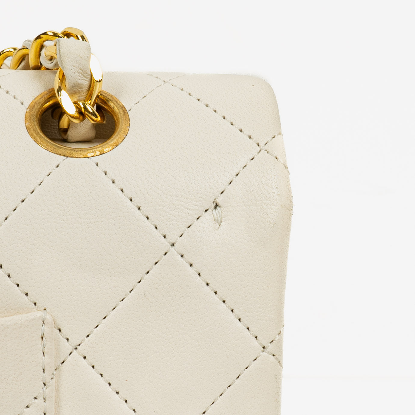 Chanel Medium Classic  Double Flap Bag In White Quilted Lambskin And 24K Gold-Plated Hardware