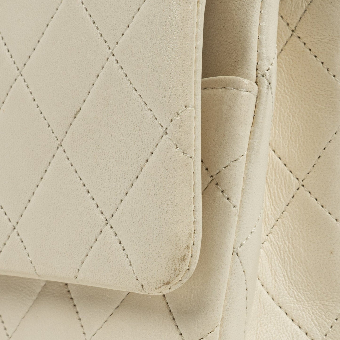 Chanel Medium Classic  Double Flap Bag In White Quilted Lambskin And 24K Gold-Plated Hardware