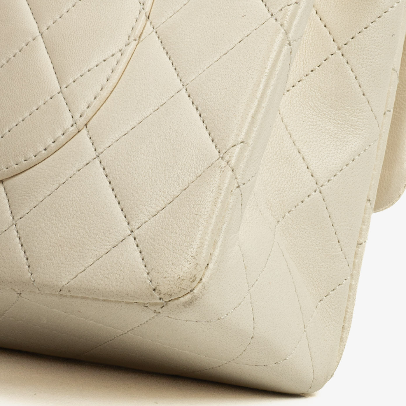 Chanel Medium Classic  Double Flap Bag In White Quilted Lambskin And 24K Gold-Plated Hardware