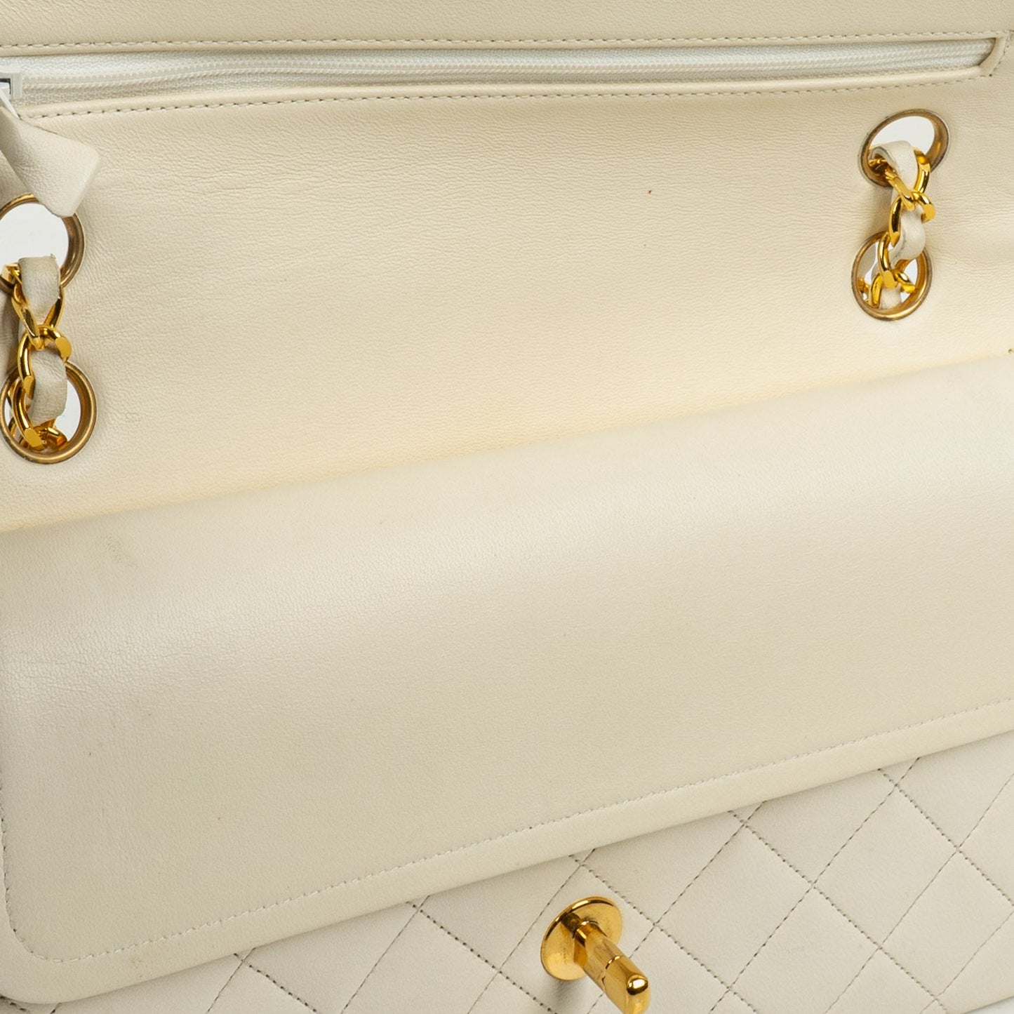 Chanel Medium Classic  Double Flap Bag In White Quilted Lambskin And 24K Gold-Plated Hardware