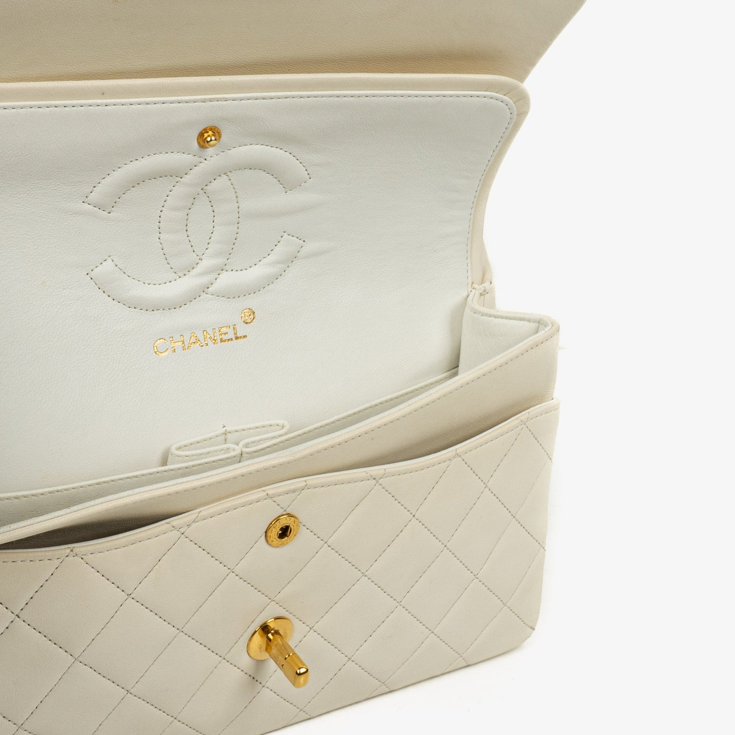 Chanel Medium Classic  Double Flap Bag In White Quilted Lambskin And 24K Gold-Plated Hardware