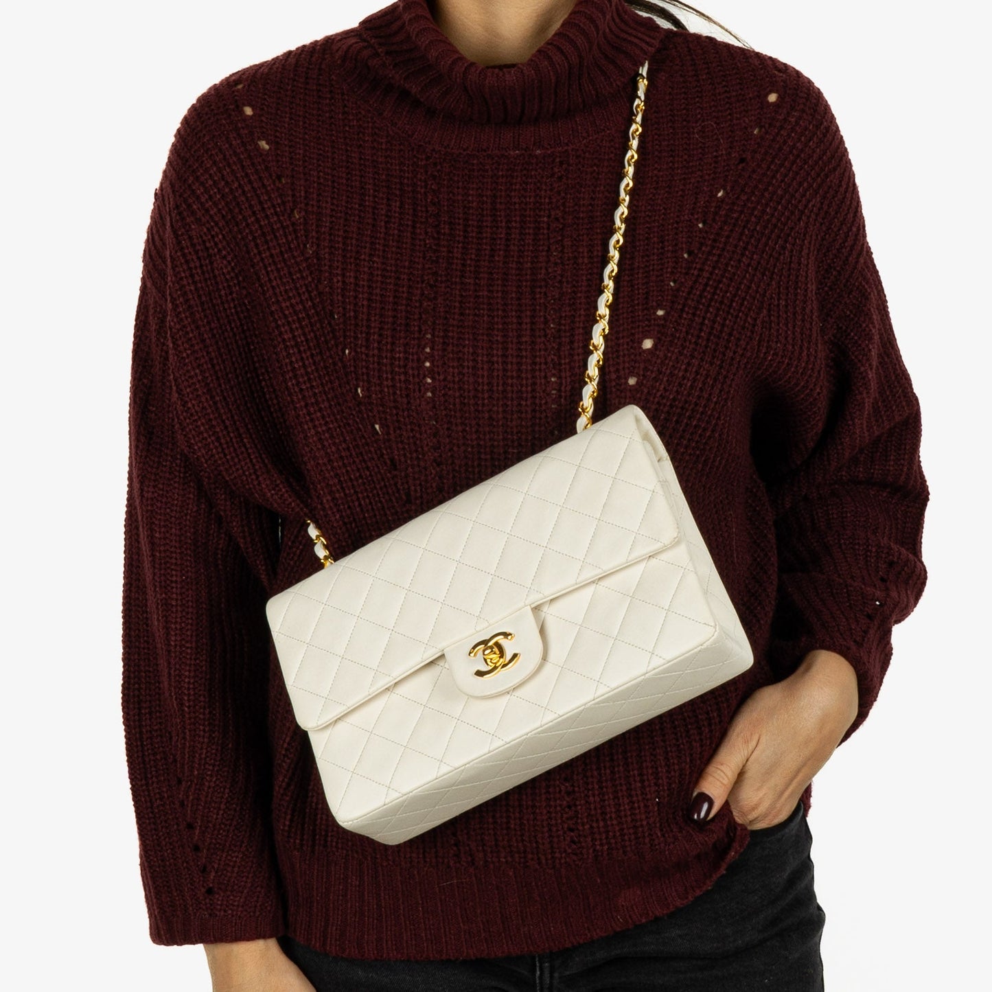 Chanel Medium Classic  Double Flap Bag In White Quilted Lambskin And 24K Gold-Plated Hardware