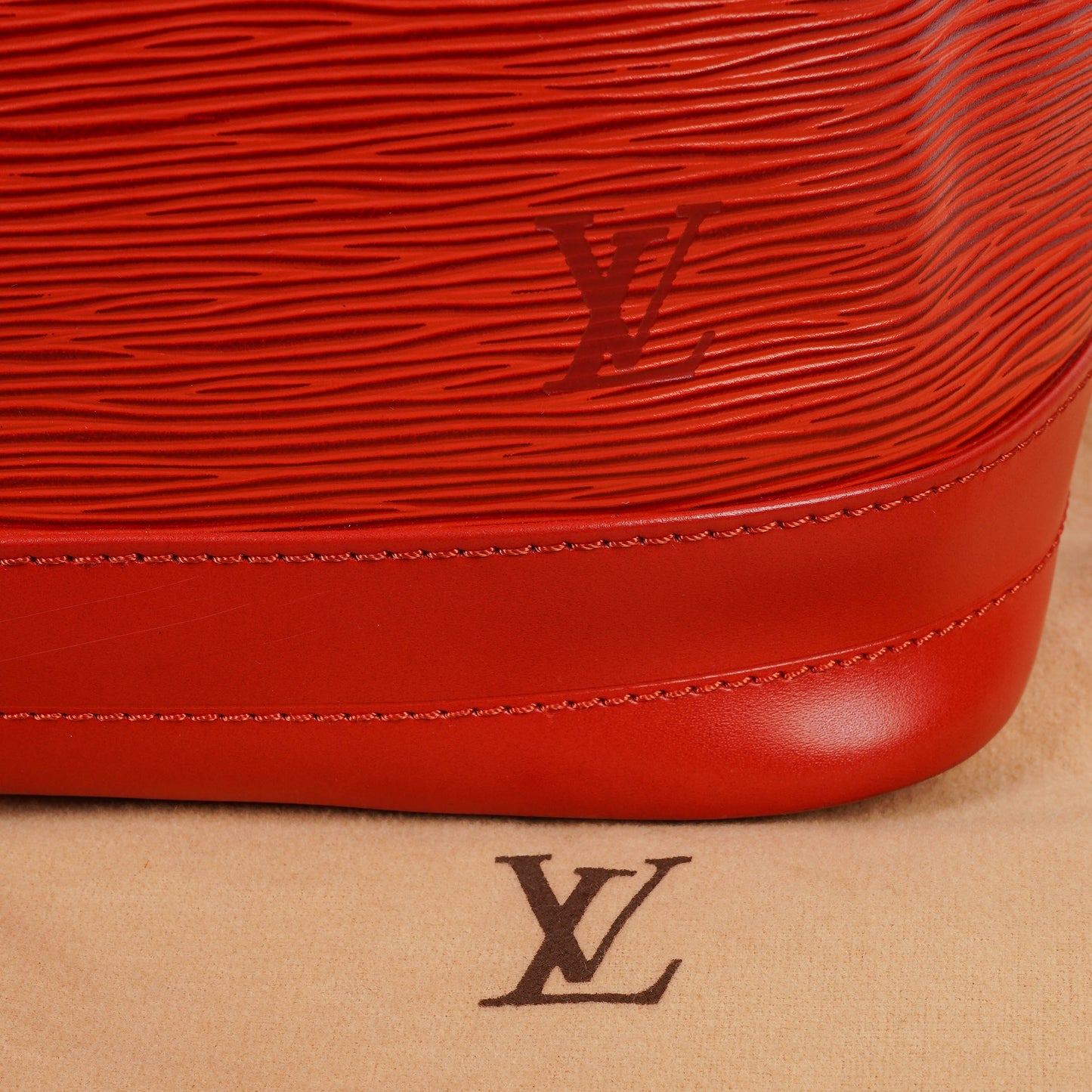 Louis Vuitton Noe Grande GM Red EPI Leather Shoulder Bag