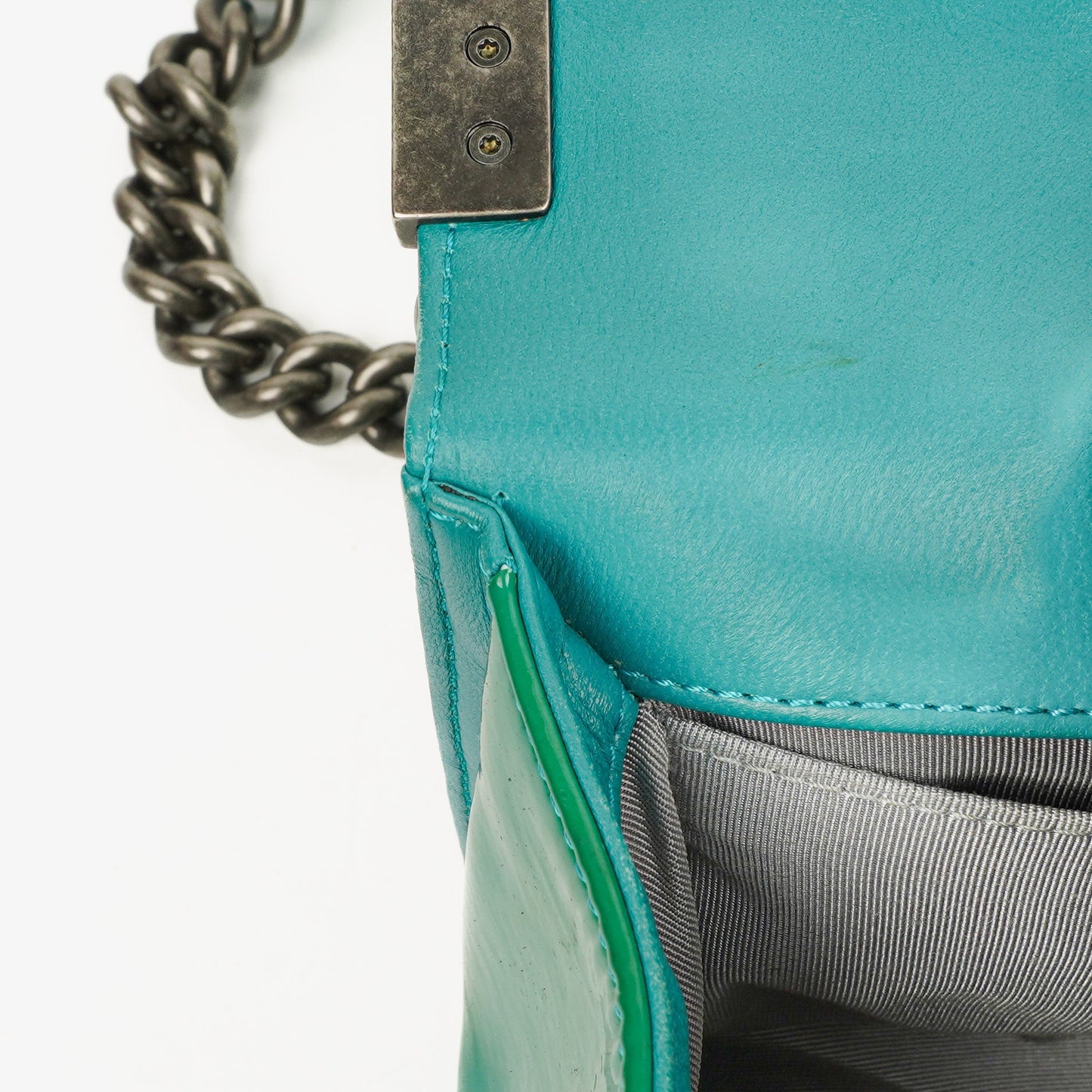 Chanel Old Medium Boy Flap Bag Green Patent Leather Ruthenium Hardware