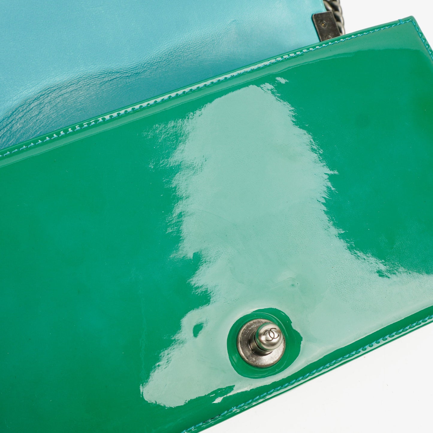 Chanel Old Medium Boy Flap Bag Green Patent Leather Ruthenium Hardware