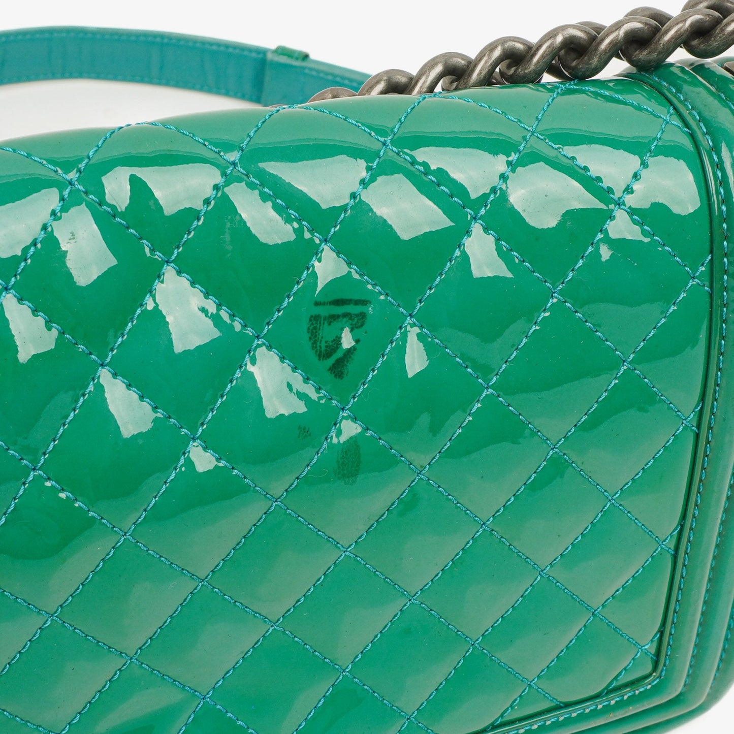 Chanel Old Medium Boy Flap Bag Green Patent Leather Ruthenium Hardware