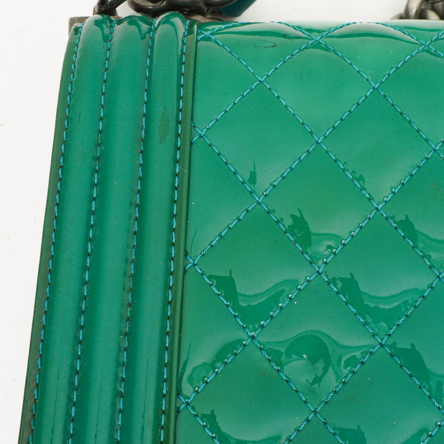 Chanel Old Medium Boy Flap Bag Green Patent Leather Ruthenium Hardware