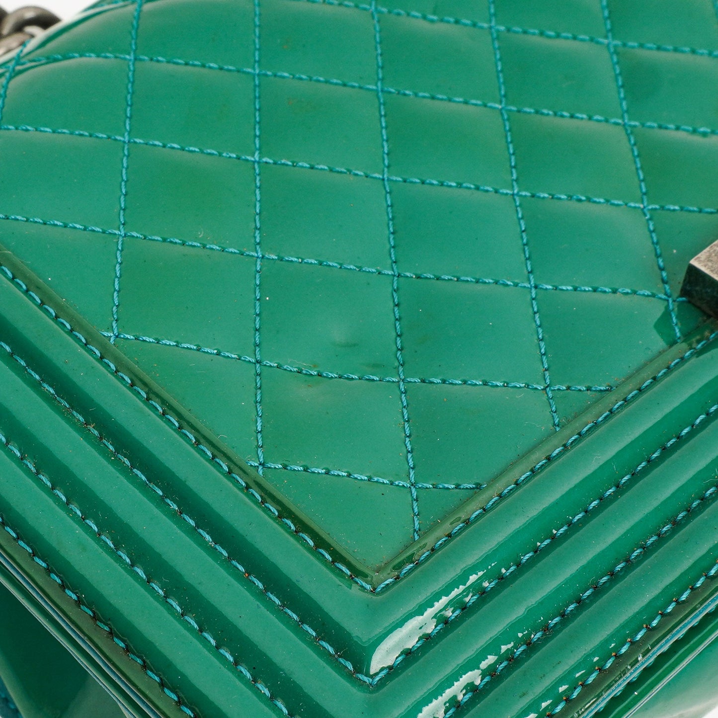 Chanel Old Medium Boy Flap Bag Green Patent Leather Ruthenium Hardware