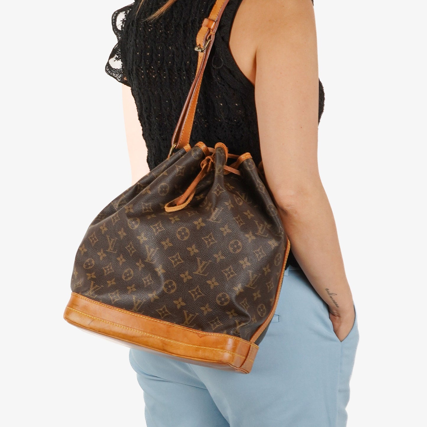 Louis Vuitton Noe Grande GM Monogram Canvas Shoulder Bag