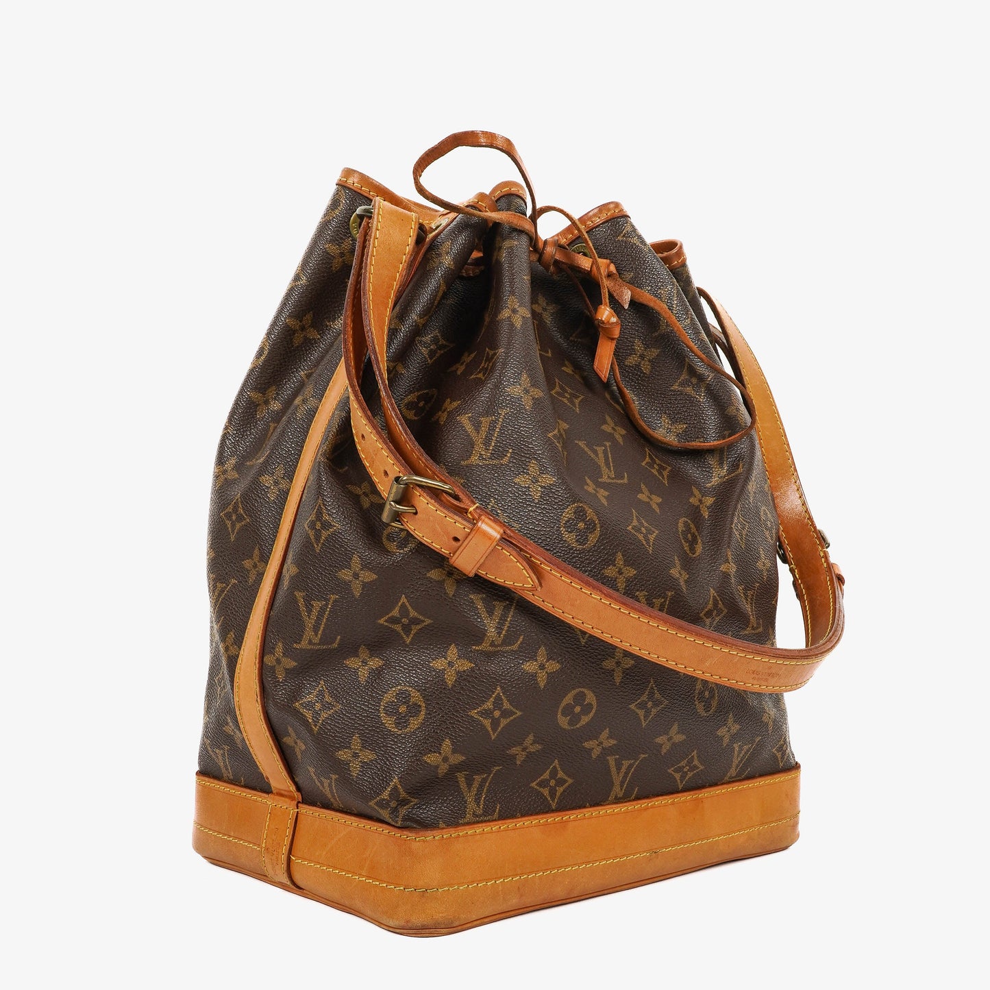 Louis Vuitton Noe Grande GM Monogram Canvas Shoulder Bag