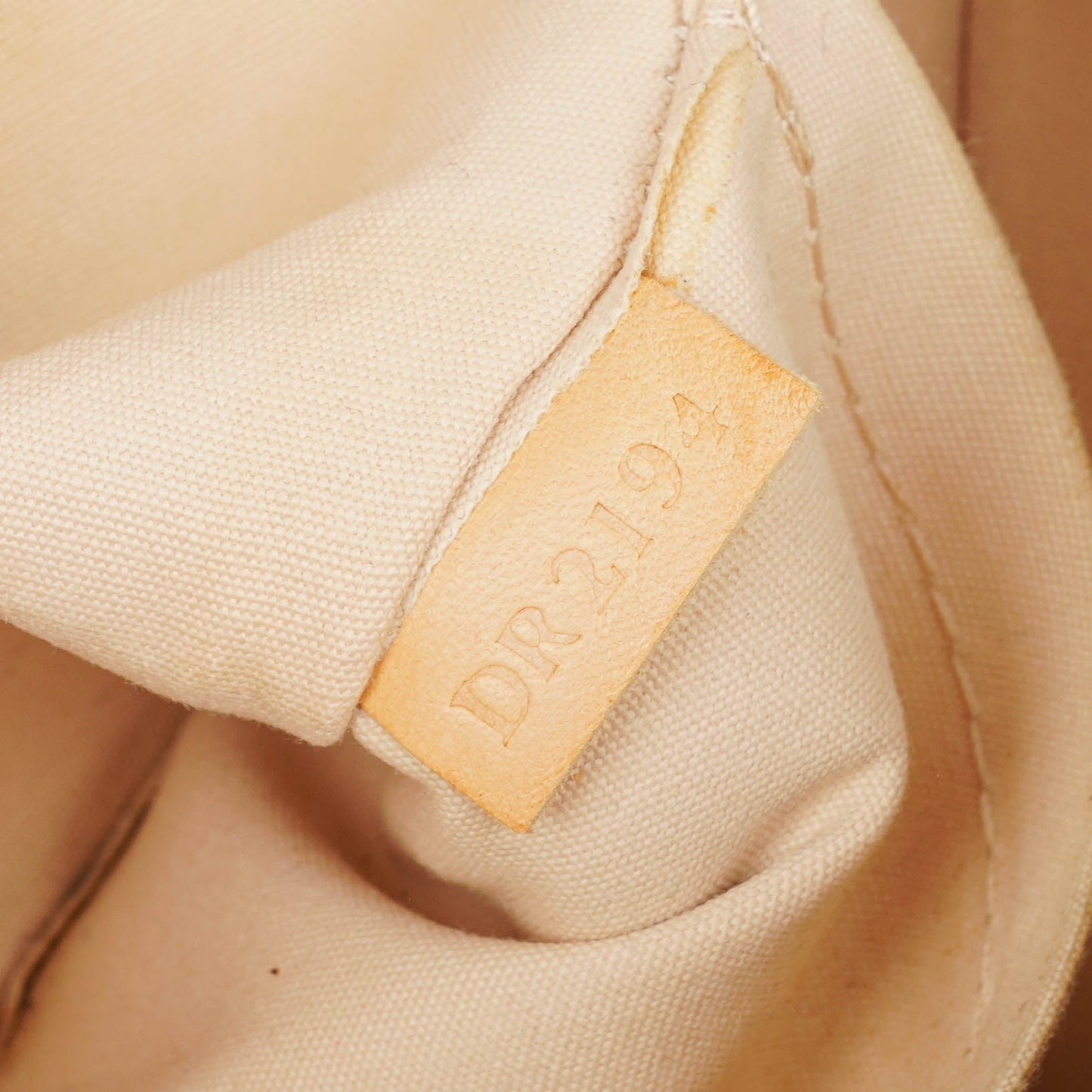 Louis Vuitton Vernis Montebello Dune PM Handbag