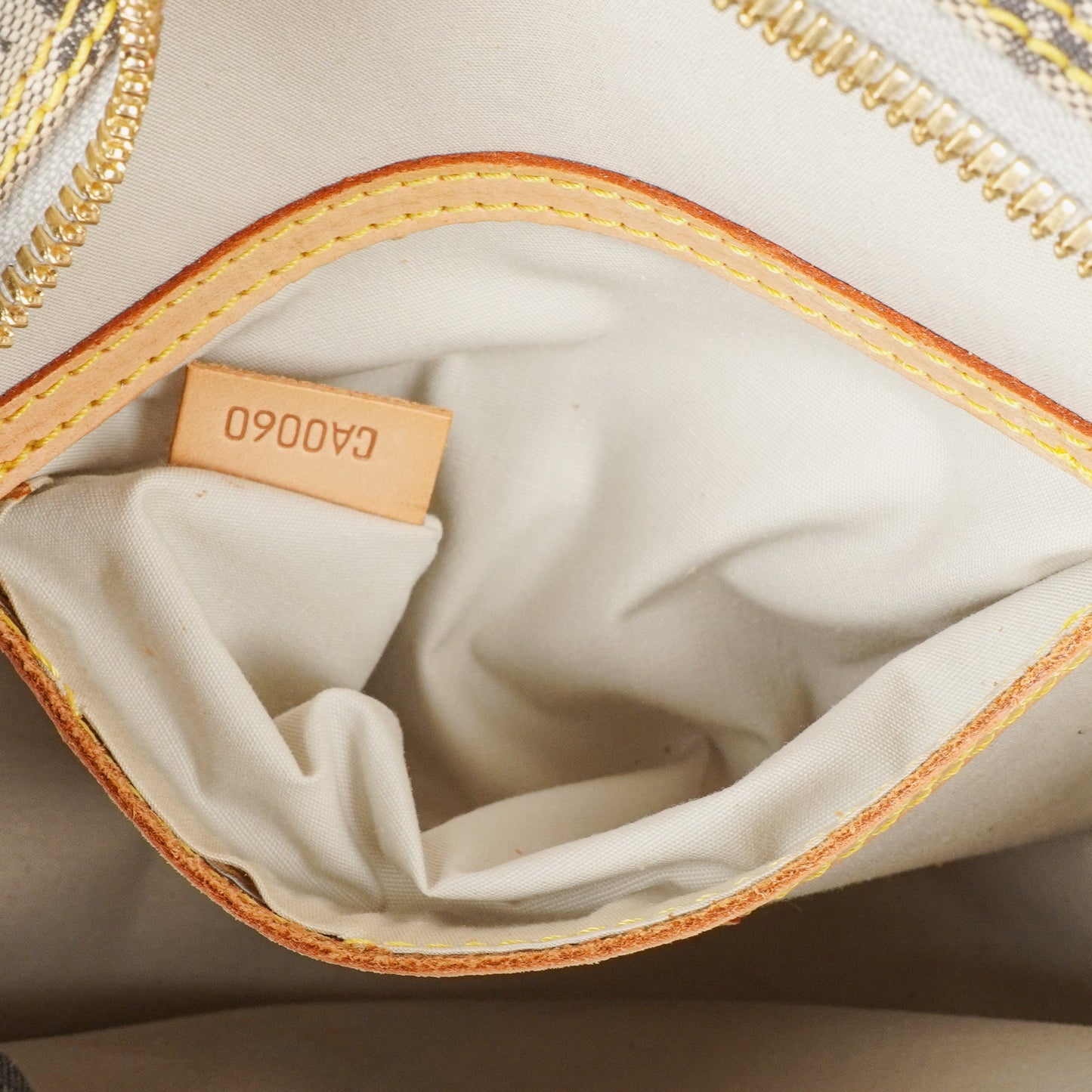 Louis Vuitton Mini Lin Jeanne GM Shoulder Bag