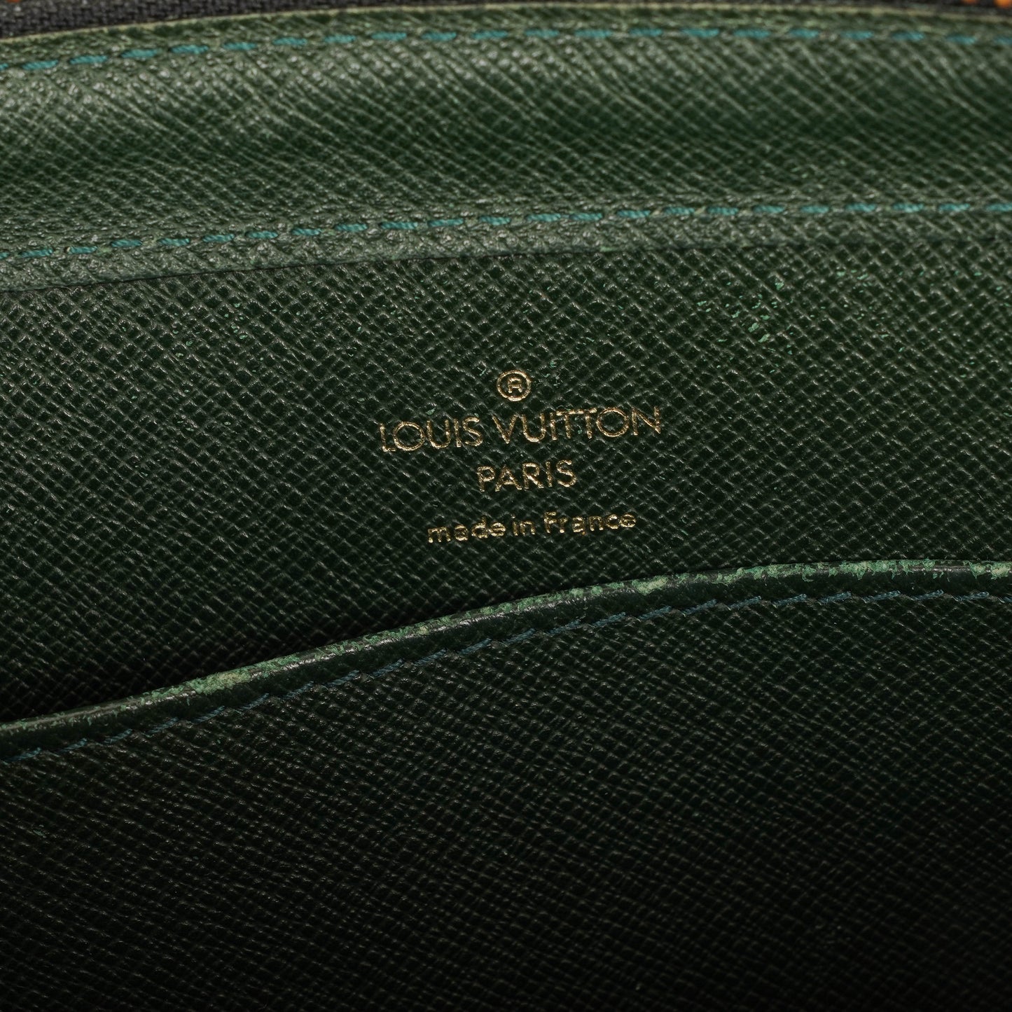 Louis Vuitton Taiga Green Leather Pochette Baikal Clutch Bag