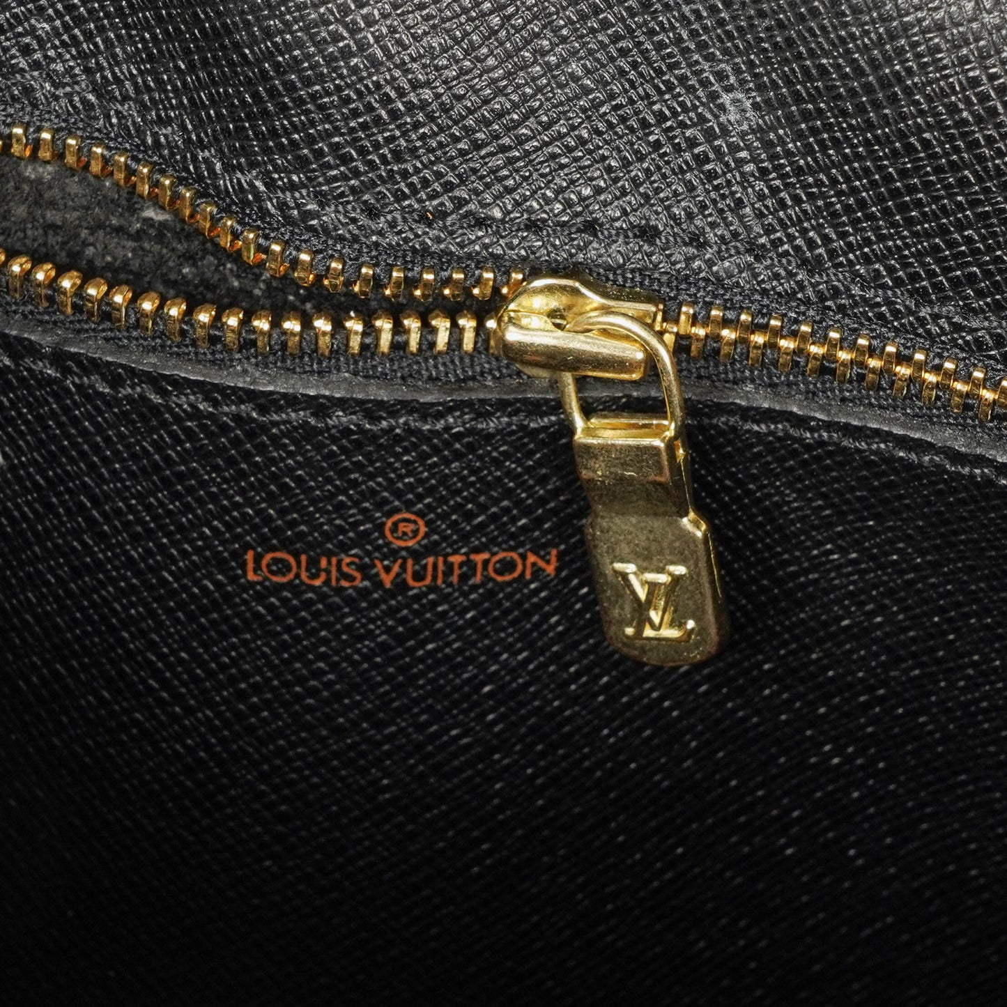 Louis Vuitton Jeune Fille MM Black EPI Leather Shoulder/Crossbody Bag