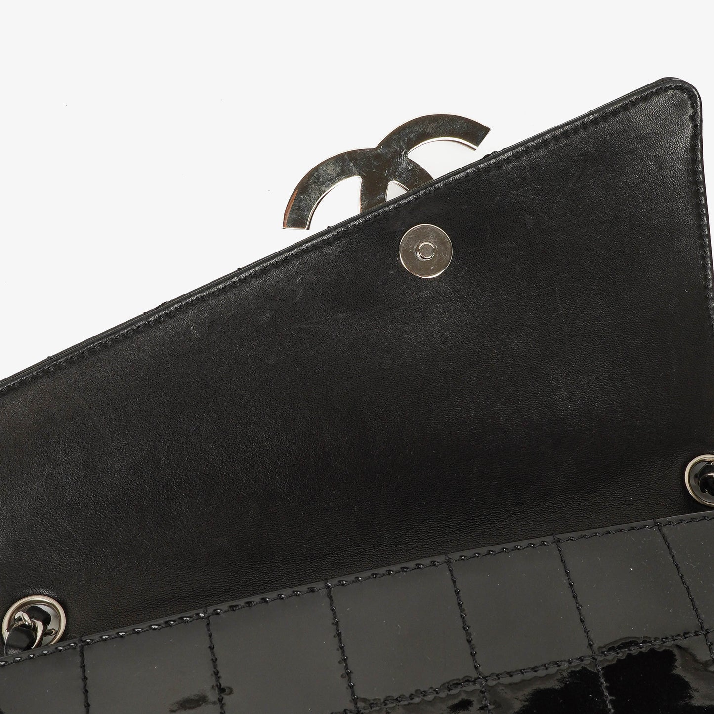 Chanel East West Chocolate Bar CC Patent Leather Shouder Bag Silver-Tone Hardware