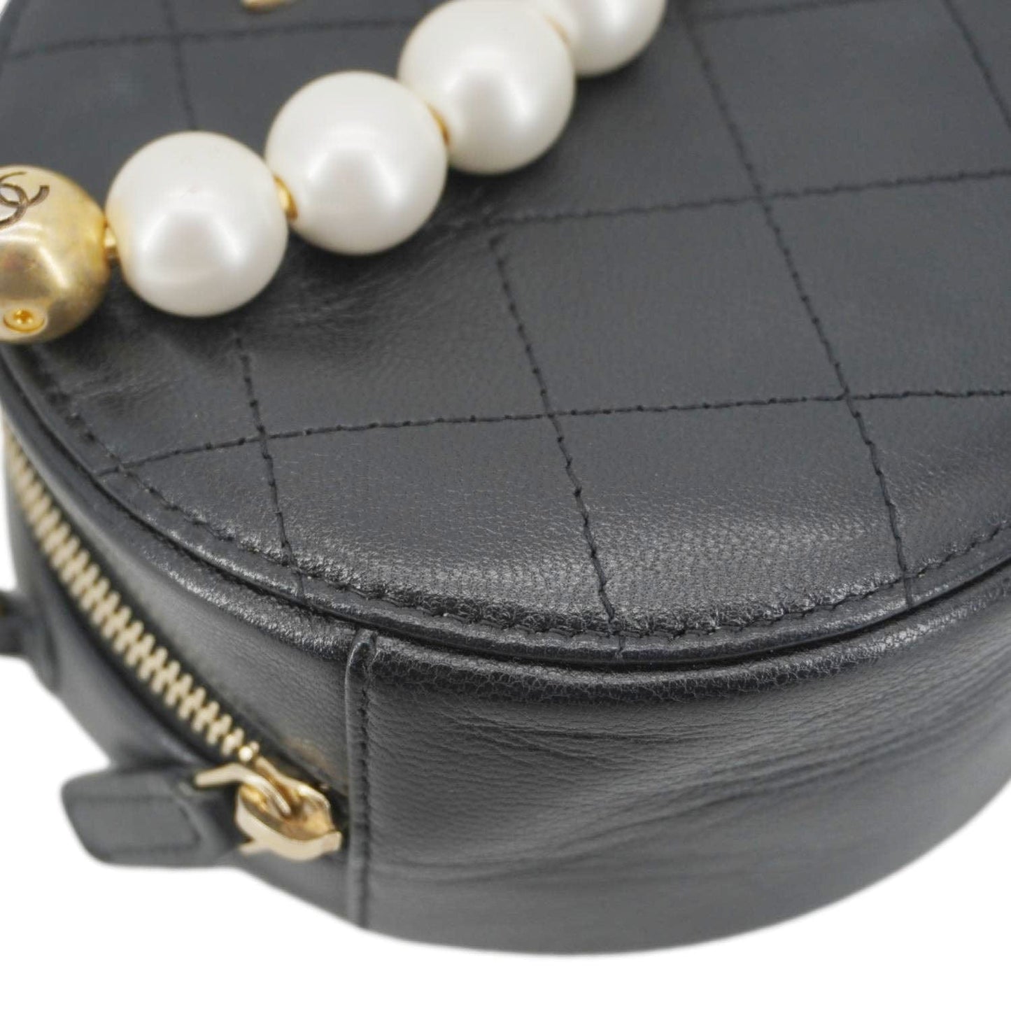 CHANEL Round Chic Pearls Quilted Leather Crossbody Bag Black