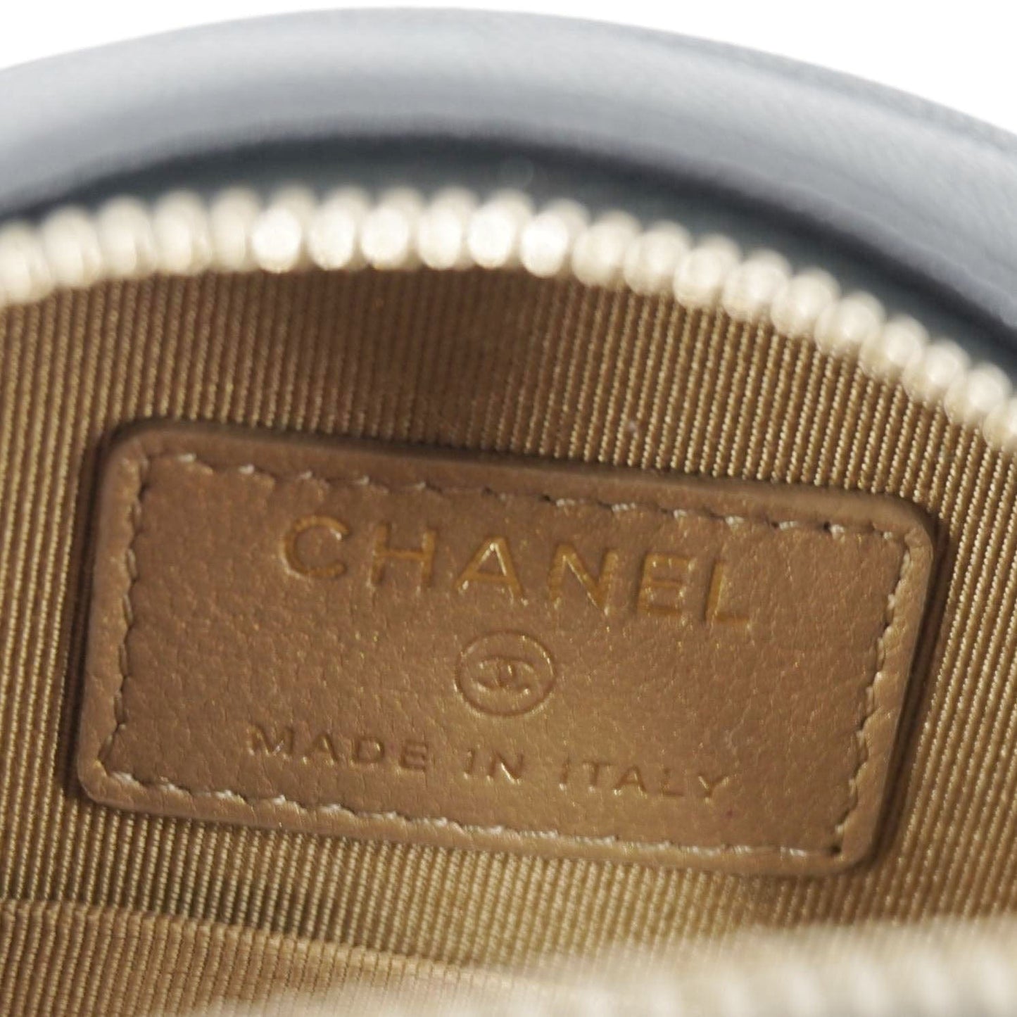 CHANEL Round Chic Pearls Quilted Leather Crossbody Bag Black