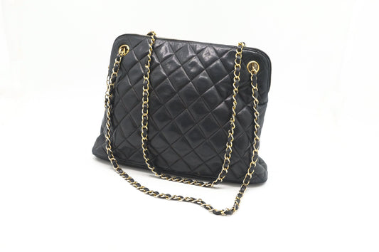 Chanel Shoulder Bag in Black MattelassÃÂ© Leather