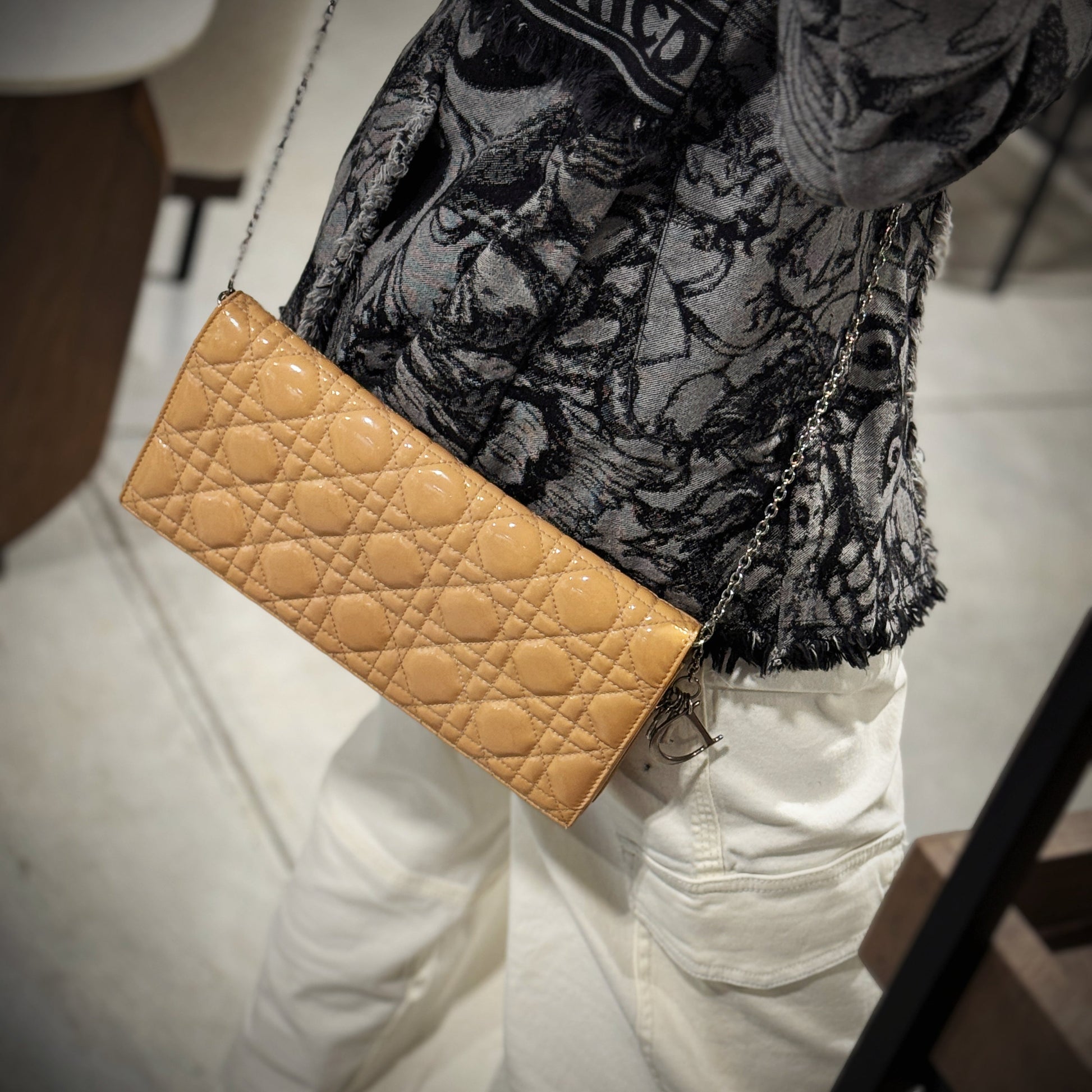 Dior 30 Montaigne Shoulder Bag - Rovelle Bags