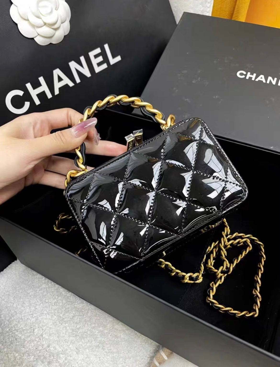 Chanel Chanel 22 Shoulder Bag - Rovelle Bags