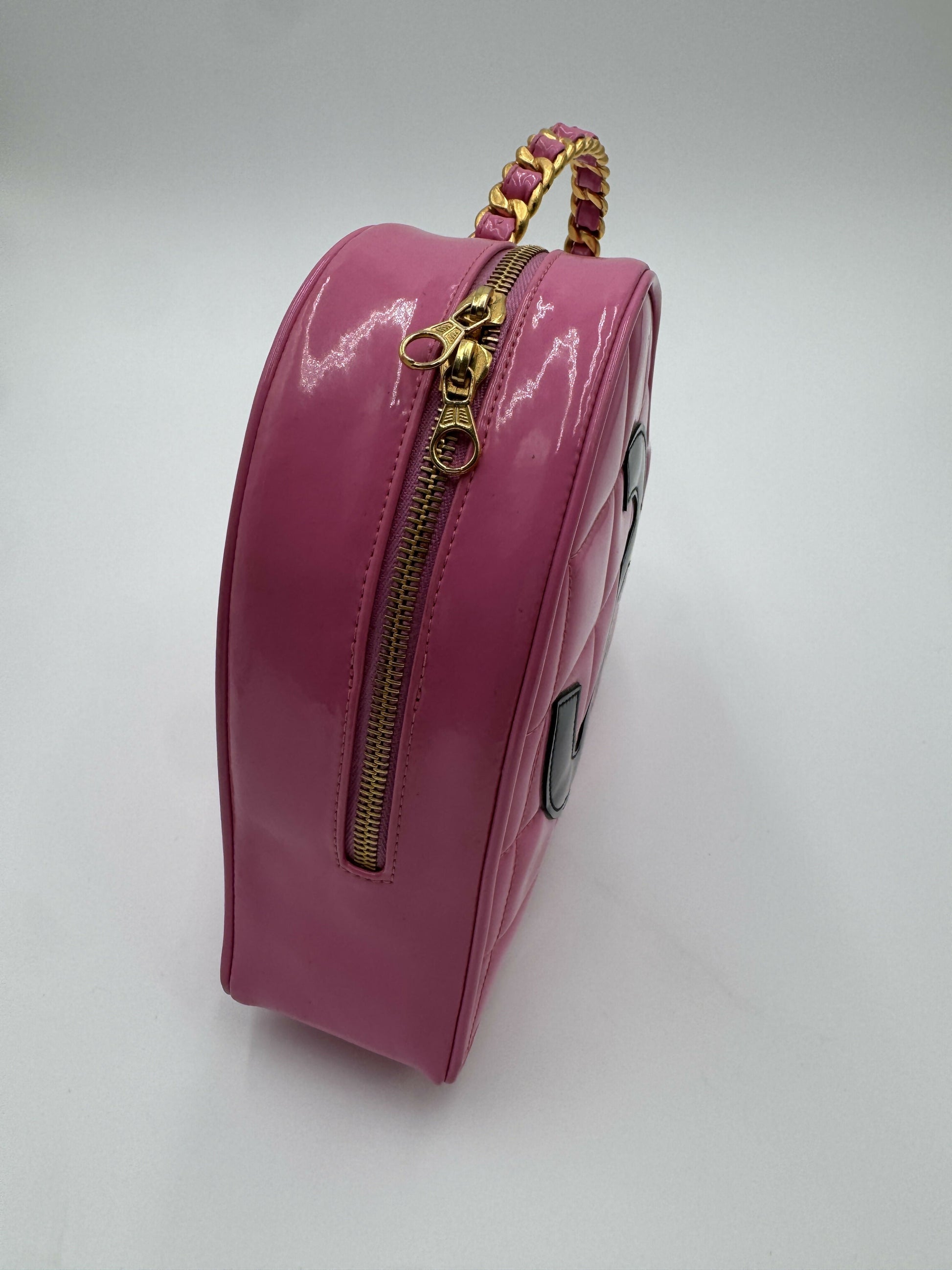 Chanel Chanel 19 Shoulder Bag - Rovelle Bags