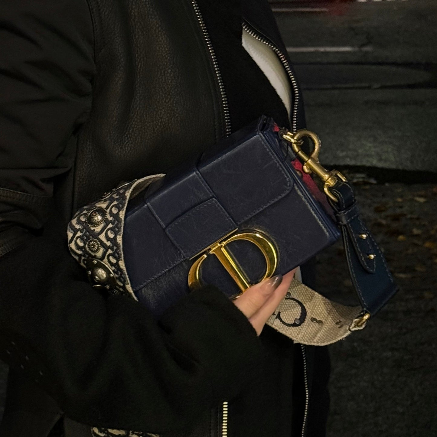 Dior 30 Montaigne Shoulder Bag - Rovelle Bags