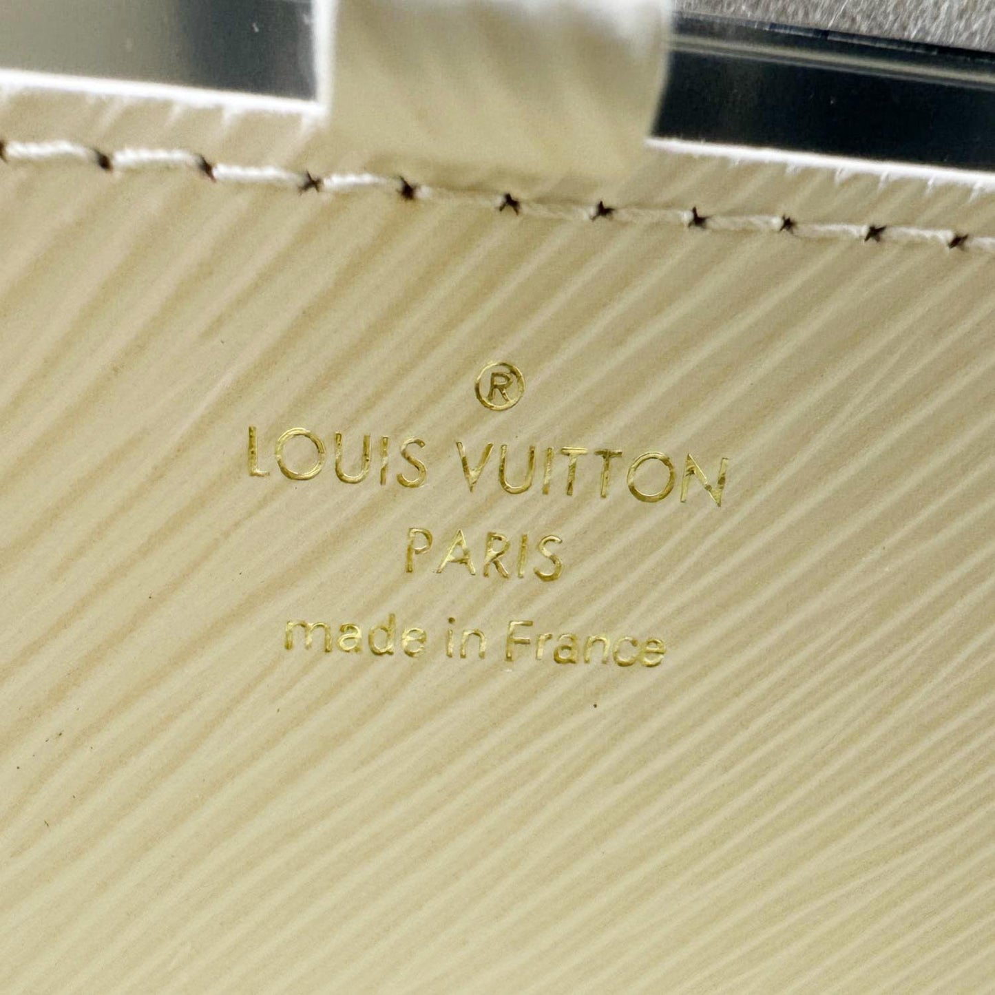 LOUIS VUITTON Twist MM Epi Leather Chain Shoulder Bag Off White